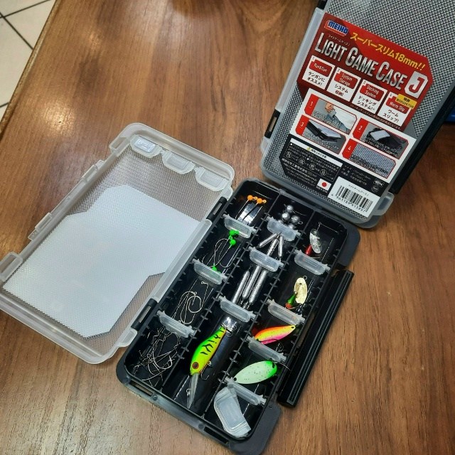 Коробка Meiho LIGHT GAME CASE J 175х105х18:????