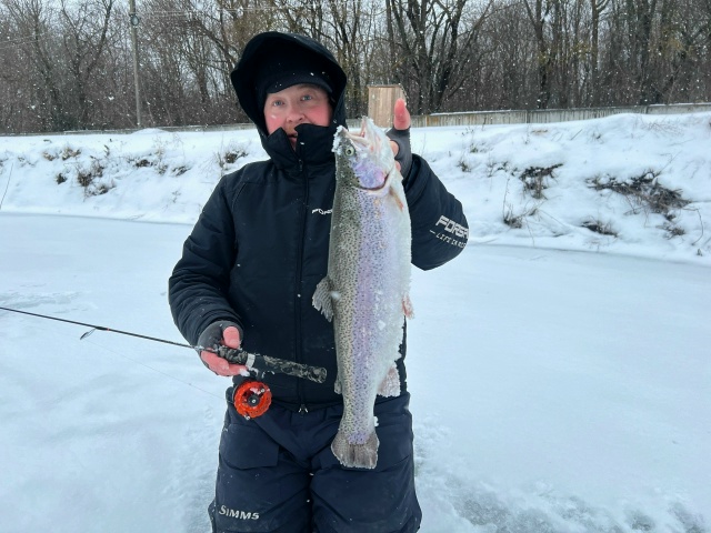Половили на платнике форельку.  