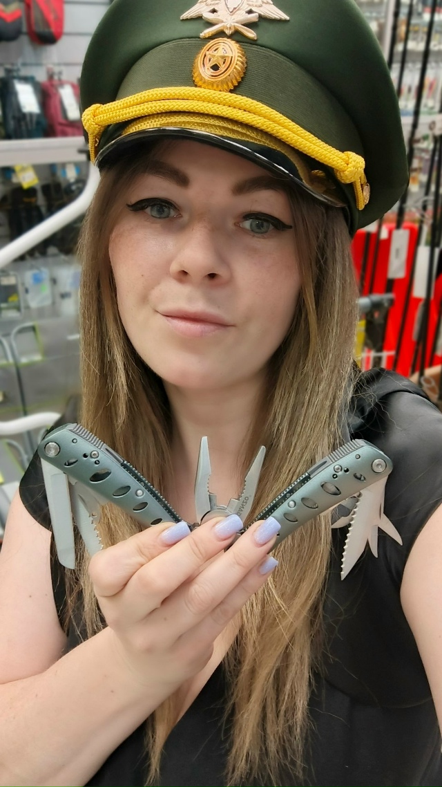 Мультиинструмент - универсальный достойный подарок! 