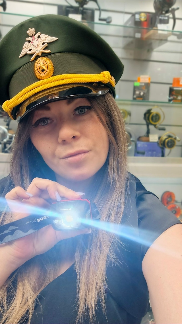 Чтобы ​ руки всегда были свободны, но было видно всё ​ вокруг ! 