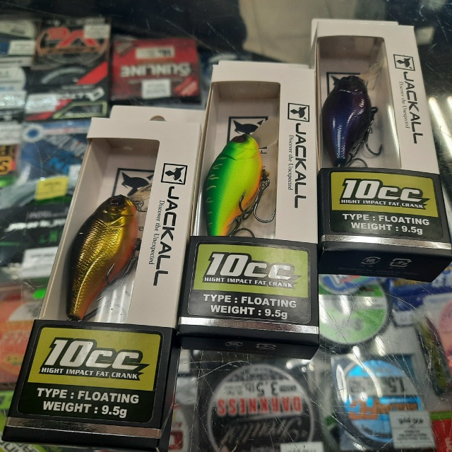 Jackall 10CC - 50мм, вес - 9,5гр. Воблер имеет положительную плавучесть заглубляясь до 1м. 