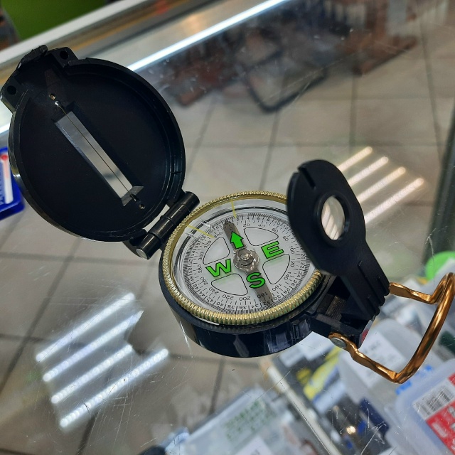 Компасы Helios: 