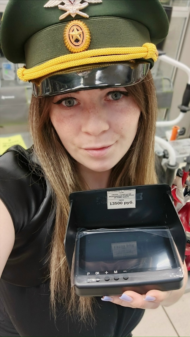 Я всегда с собой беру - видеокамеру !