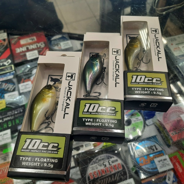 Jackall 10CC - 50мм, вес - 9,5гр. Воблер имеет положительную плавучесть заглубляясь до 1м.