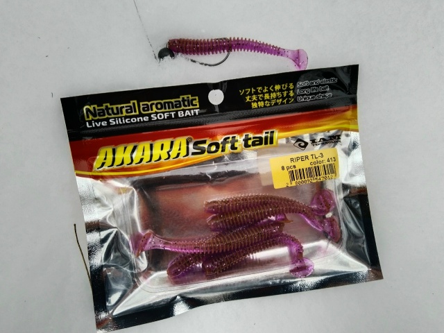 Первые спиннинговые рыбки. Шнурки активны. Крупняк пока спит. Снега море, дойти до лучших мест пока не реально.